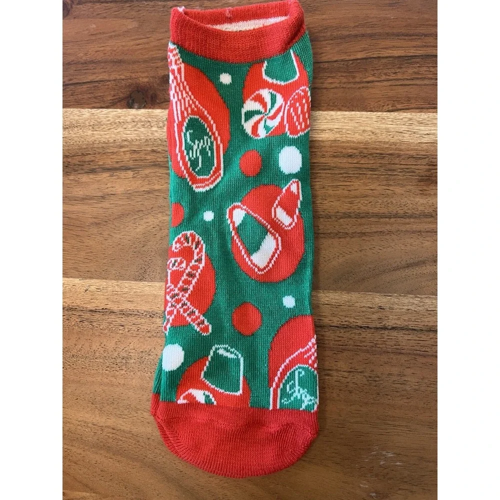 9 Pairs Of ELF Movie Christmas Themed Socks Long And Short Size 7-12 Lot